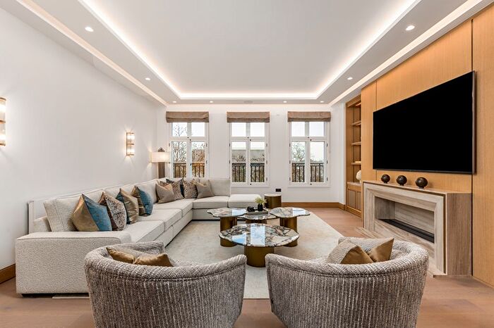 3 Bedroom Flat For Sale In Marylebone Road, London, NW1