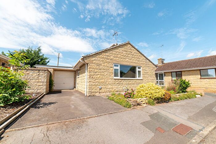 2 Bedroom Detached Bungalow For Sale In Ellendene Drive, Pamington, Tewkesbury, GL20