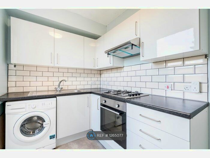 1 Bedroom Flat To Rent In Upper Ground Floor, London E11