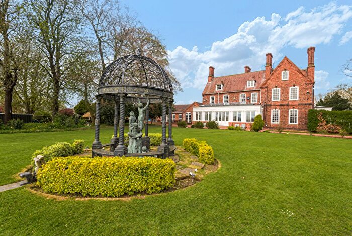 6 Bedroom Detached House For Sale In Sadberge Road, Middleton St George, DL2