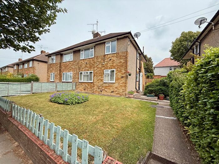 2 Bedroom Maisonette To Rent In Roman Road, Luton, LU4