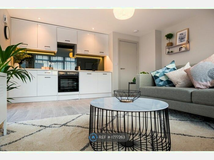 1 Bedroom Flat To Rent In North Place, Stockport, SK1