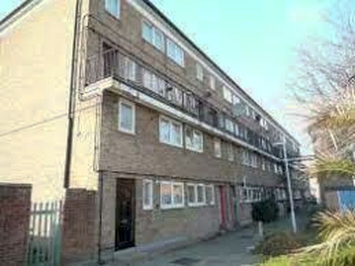 3 Bedroom Maisonette To Rent In Eastborune Road, East Ham, Plaistow, Upton Park, London, E6