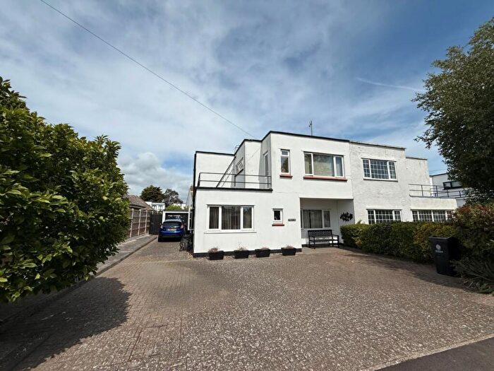 4 Bedroom Semi-Detached House For Sale In Waltham Way, Frinton-on-sea, CO13