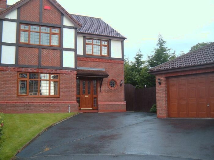 4 Bedroom Detached House To Rent In Arkle Drive, Chadderton, Oldham, OL9