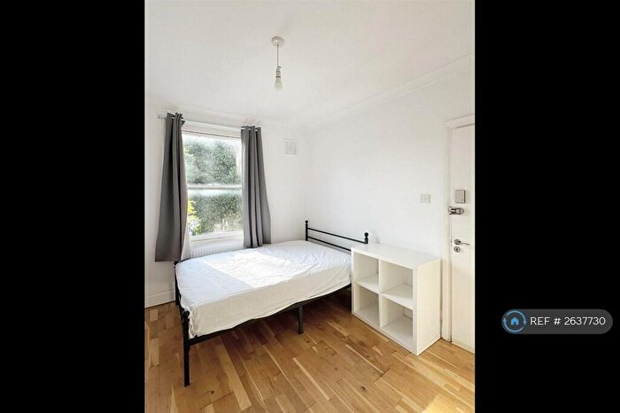 Studio To Rent In Mercia Grove, London, SE13