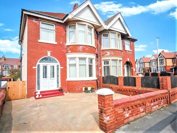 3 Bedroom Semi-Detached House For Sale In Pennystone Road, Bispham, Blackpool, FY2