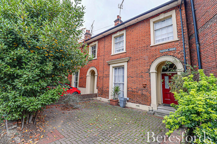 4 Bedroom End Of Terrace House For Sale In Queens Road, Brentwood, CM14