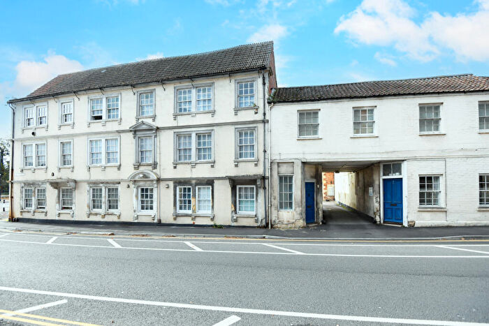 2 Bedroom Flat For Sale In Hill Street, Trowbridge, BA14