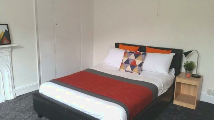 4 Bedroom Terraced House To Rent In Somerset Road, Huddersfield, West Yorkshire, HD5