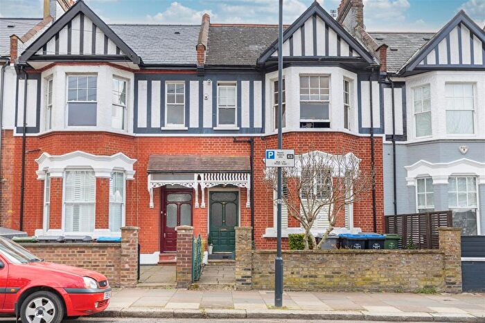 2 Bedroom Apartment For Sale In Okehampton Road, Kensal Rise, NW10
