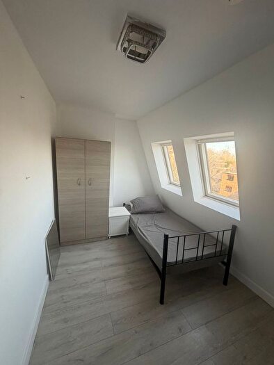 1 Bedroom Flat To Rent In Burlington Gardens, Acton, W3
