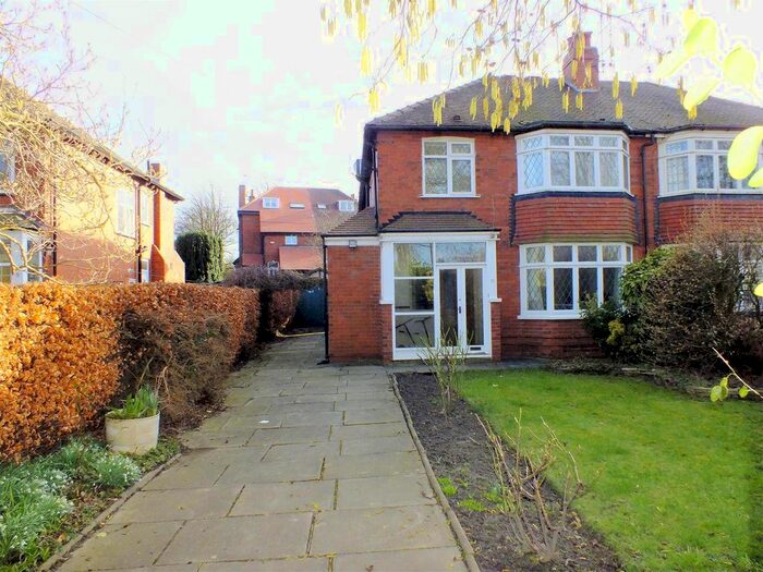 5 Bedroom Semi-Detached House To Rent In The View, Roundhay, Leeds, LS8
