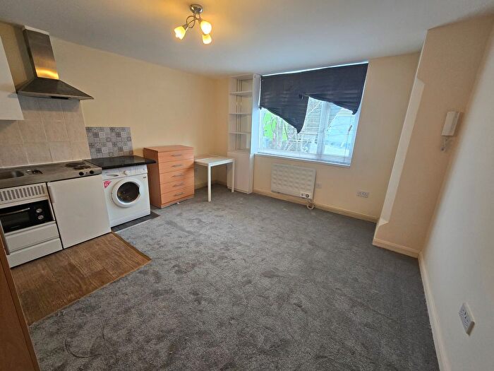 Studio To Rent In Brentmead Place, Golders Green, London, NW11
