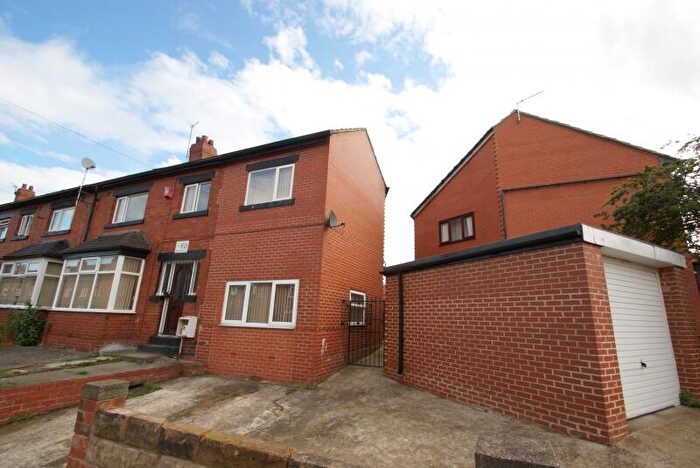 6 Bedroom End Of Terrace House To Rent In Mayville Road, Hyde Park, Leeds, LS6