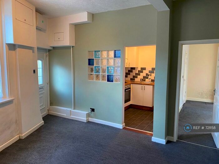 1 Bedroom Flat To Rent In Atlanta Court, Portsmouth, PO2