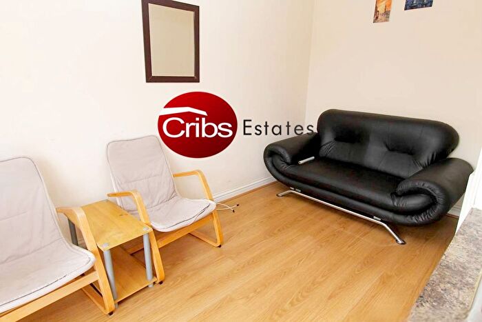 2 Bedroom Flat To Rent In London, SW19