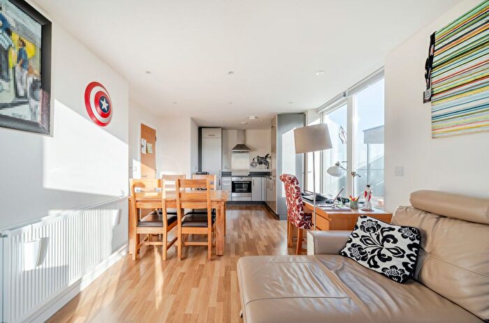 1 Bedroom Flat For Sale In Brindley Court, Letchworth Road, Stanmore, HA7