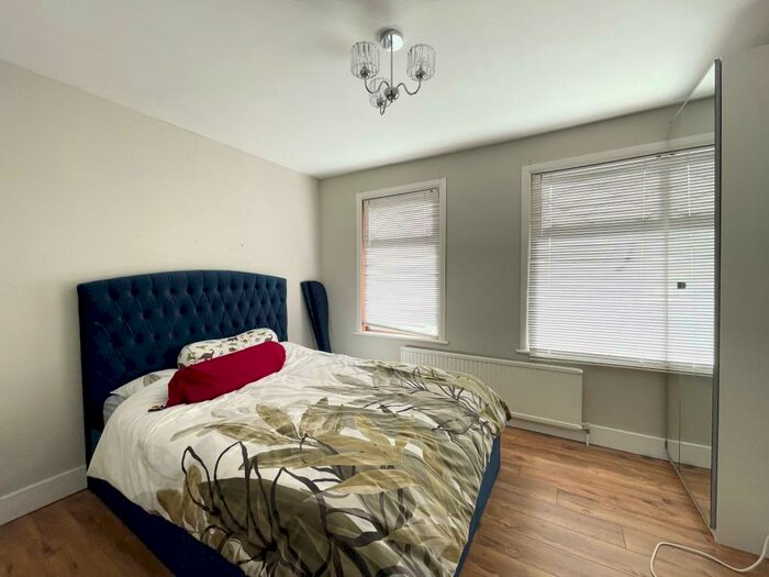 3 Bedroom House To Rent In Honiton Road, RM7