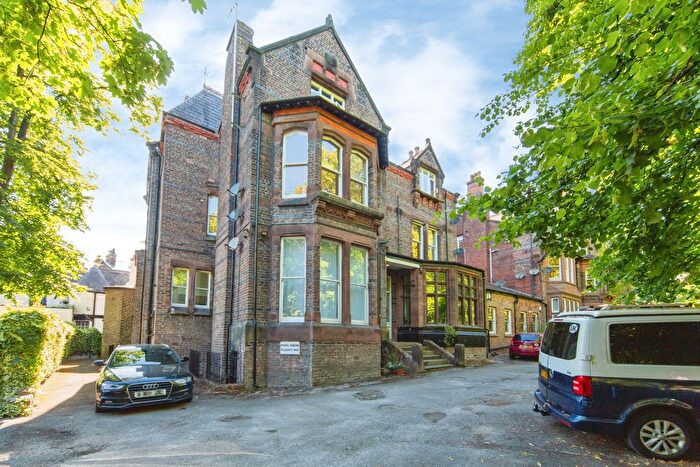 2 Bedroom Flat For Sale In Aigburth Drive, Liverpool, L17