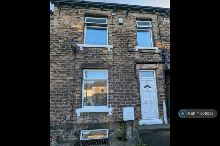 2 Bedroom Terraced House To Rent In North Street, Huddersfield, HD1