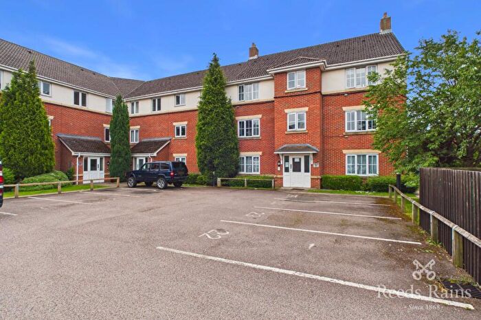 2 Bedroom Apartment To Rent In Spinner Croft, Chesterfield, Derbyshire, S40