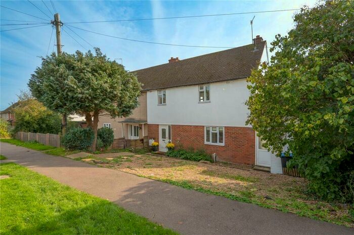3 Bedroom Semi-Detached House To Rent In Wilga Road, Welwyn, AL6