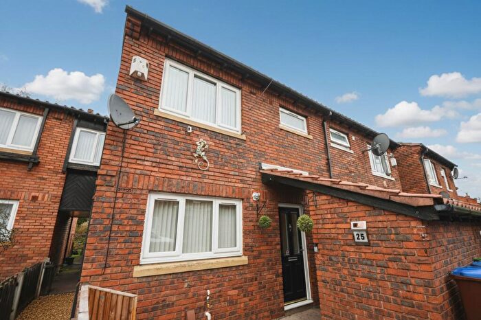 3 Bedroom Terraced House For Sale In Westray Crescent, Salford, M5