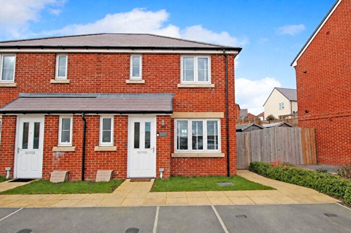 3 Bedroom Semi-Detached House For Sale In Bello Abbey Way, Alton, Hampshire, GU34