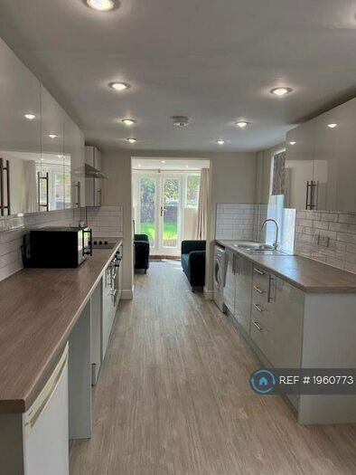 3 Bedroom End Of Terrace House To Rent In Student House Foster Hill Road, Bedford, MK40