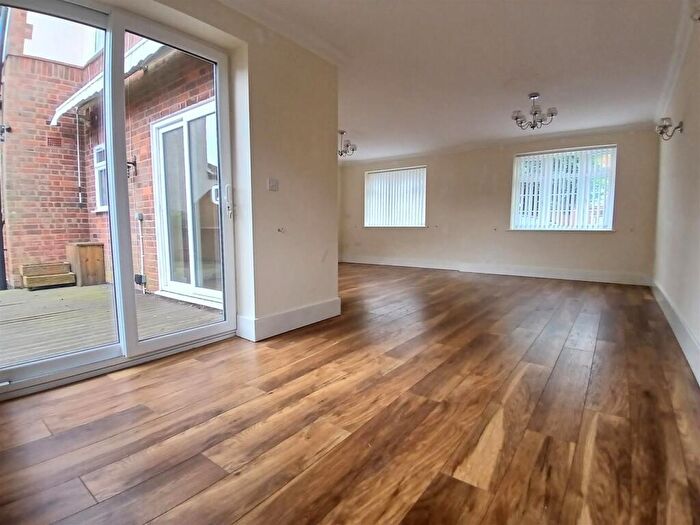 4 Bedroom Detached House For Sale In Glebe Road, Hinckley, LE10