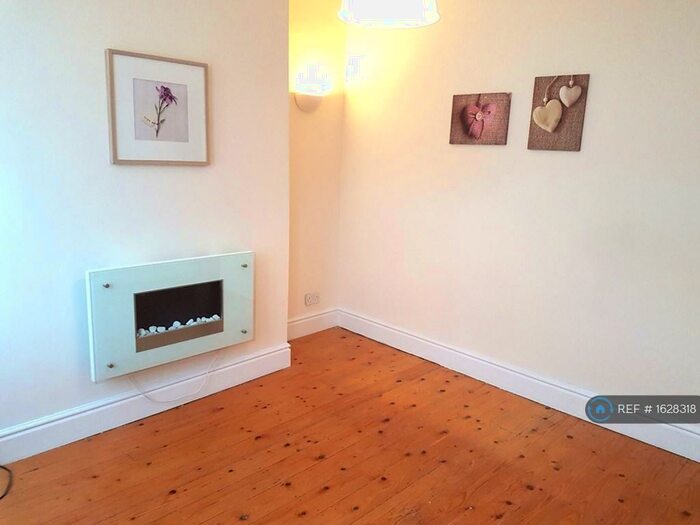 2 Bedroom Terraced House To Rent In Courthill Street, Stockport, SK1