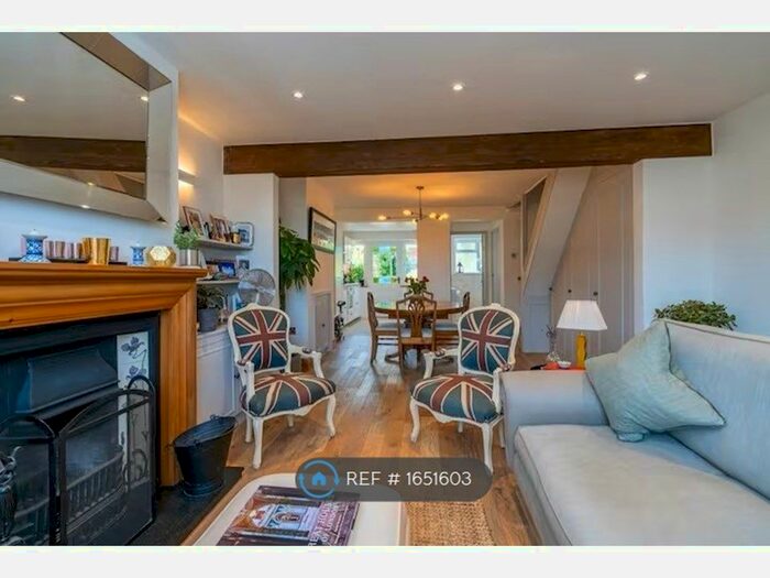 2 Bedroom Terraced House To Rent In Pinkneys Drive, Maidenhead, SL6