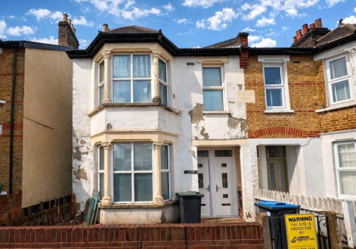 6 Bedroom End Of Terrace House For Sale In - Harrington Road, South Norwood, London, SE25