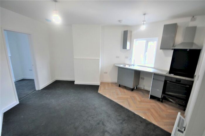 1 Bedroom Flat To Rent In Cricklade Road, Swindon, SN2