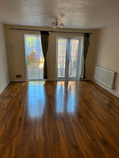 2 Bedroom Terraced House To Rent In Blenheim Road, Northolt, UB5
