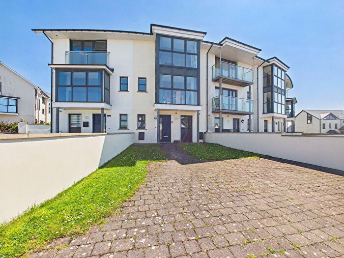 3 Bedroom Terraced House For Sale In The Crescent, Pennar, SA72