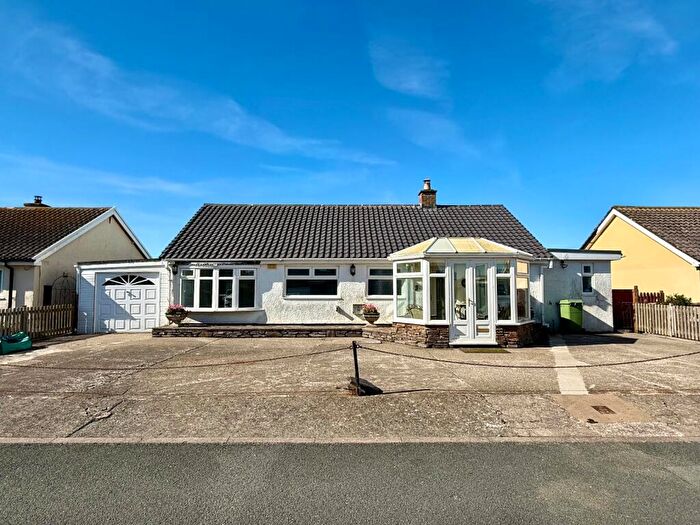 2 Bedroom Detached Bungalow For Sale In Nimrod, Llewelyn Drive, Fairbourne, LL38
