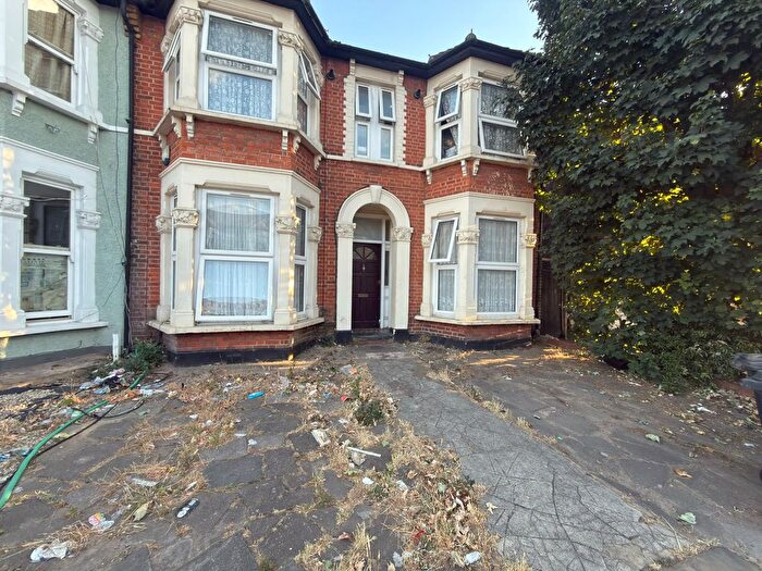 1 Bedroom Flat To Rent In Seven King, IG3