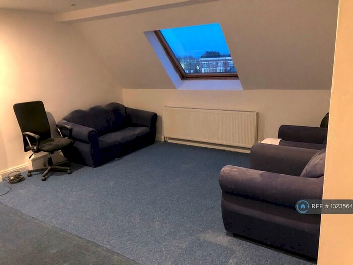 3 Bedroom Penthouse To Rent In To Harlesden High Street, London, NW10