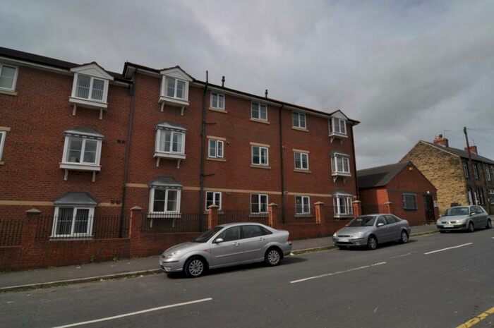 2 Bedroom Apartment To Rent In Langdale Court, Barnsley, S71