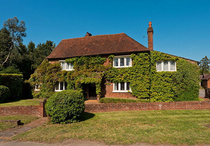 4 Bedroom Detached House For Sale In Jacobs Well Road, GU4