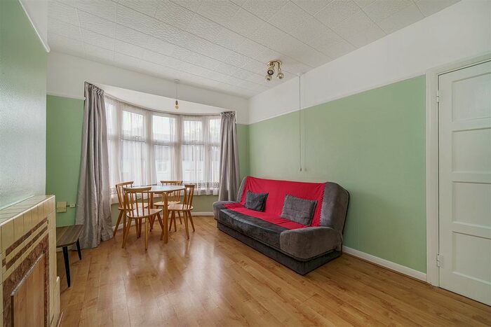1 Bedroom Flat To Rent In Trelawn Road, Brixton, SW2