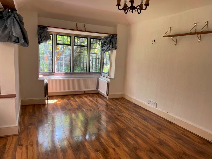 4 Bedroom Detached House To Rent In Lime Grove, New Malden, KT3