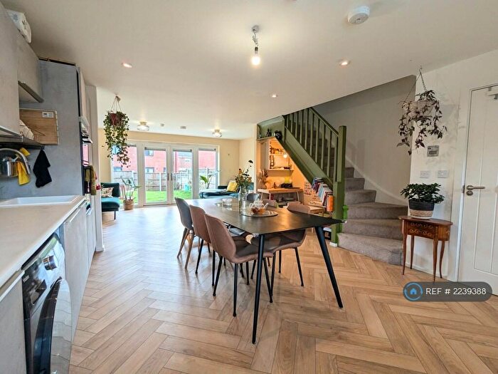 1 Bedroom Semi-Detached House To Rent In Redcliffe Drive, Manchester, M4