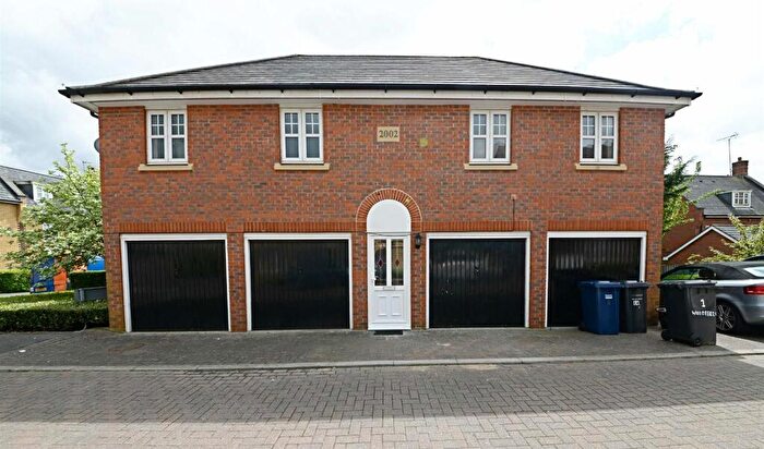 2 Bedroom Flat To Rent In Woodberry Close, Mill Hill, NW7