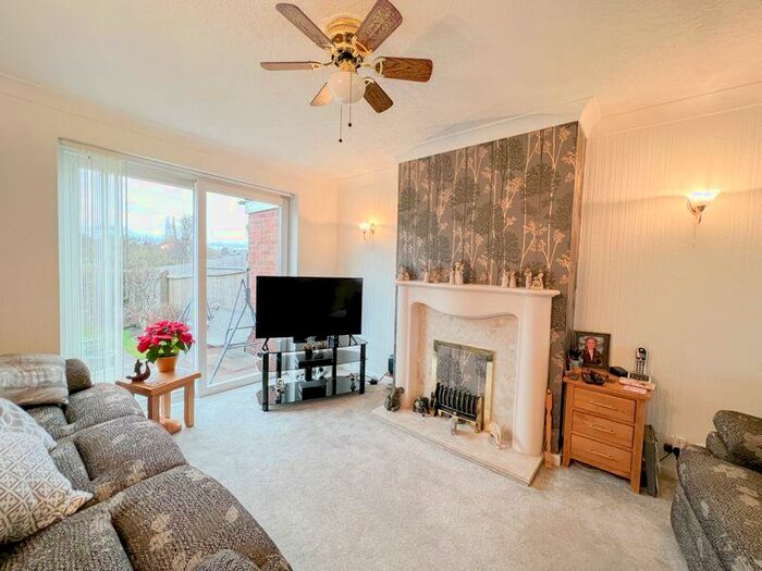 4 Bedroom Semi-Detached House For Sale In Mayland Drive, Streetly, Sutton Coldfield, B74