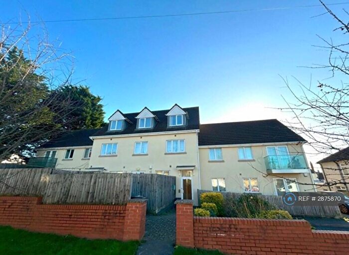 2 Bedroom Flat To Rent In Rose Court, Bristol, BS15