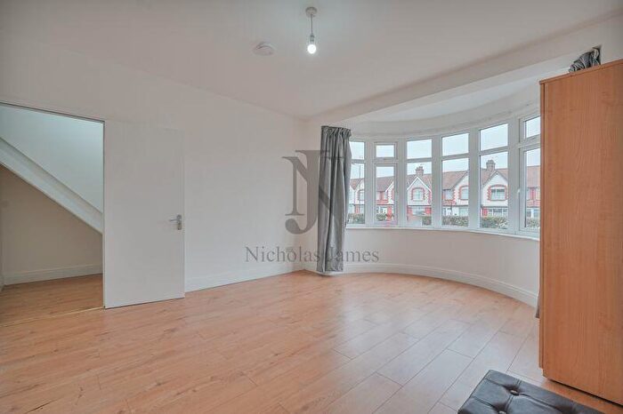 2 Bedroom Flat To Rent In Great Cambridge Road, London, N17