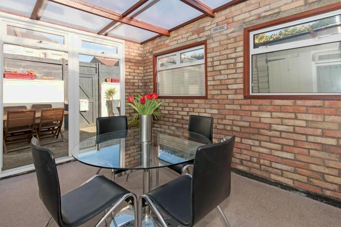 1 Bedroom Flat To Rent In Valnay Street, Tooting Broadway, London, SW17